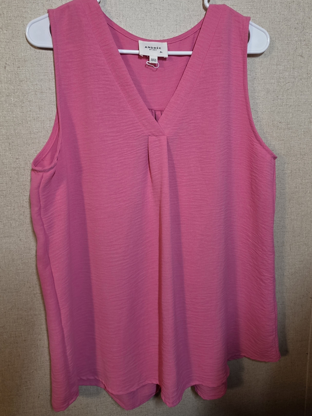 Andree By Unit Hot Pink V-Neck Sleeveless Camisole.